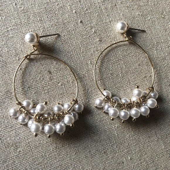 Classic Oval Gold pearl bead Hoop post Earrings